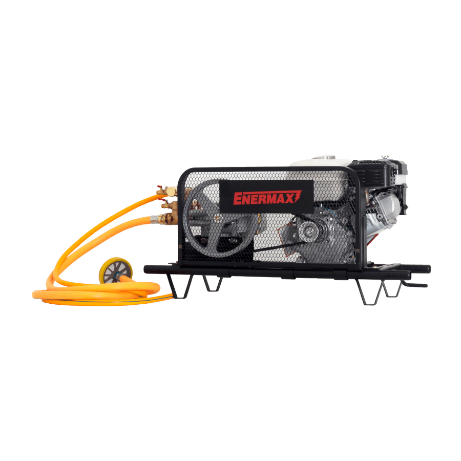 FUMIGADORA ENERMAX 5.5HP - 40L/M  3 PISTONES 30MM RETORNO AUTOMATICO